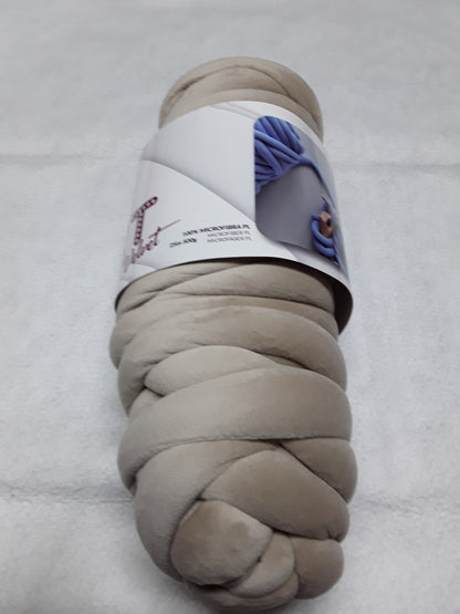 Velvet (Marshmellow) gomitolone da 500g  per realizzare una borsa con le mani